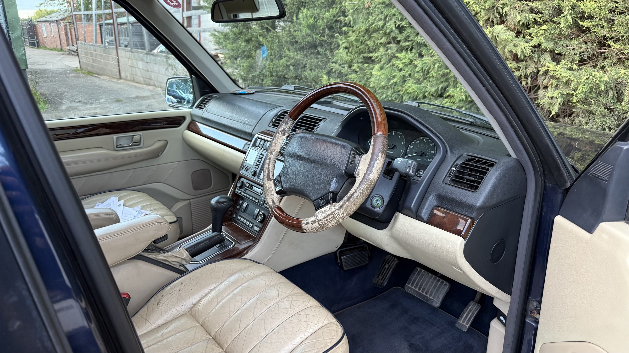 Land Rover Range Rover 4.6 V8 Vogue Station Wagon 5dr (2001) image 9