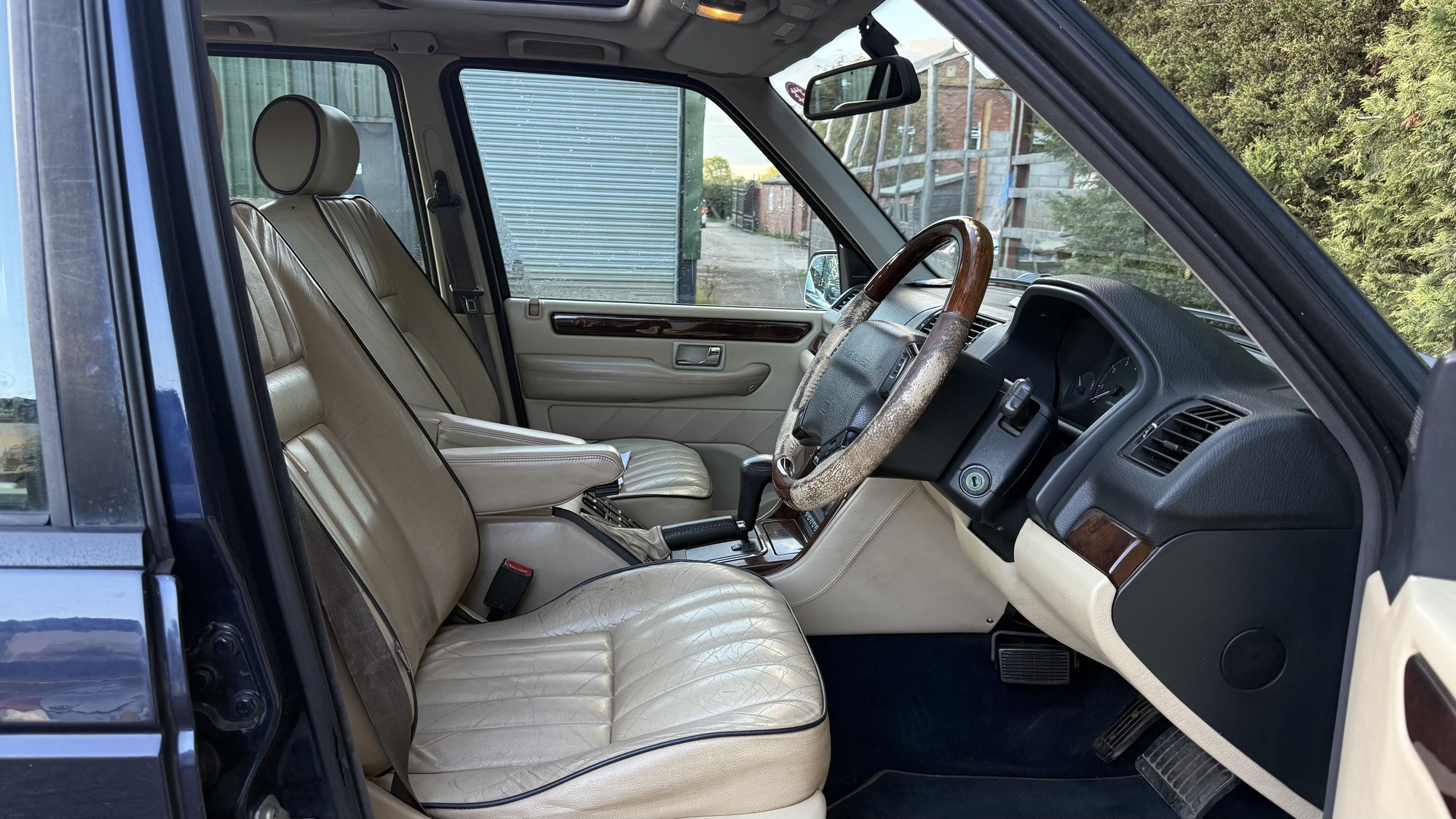 Land Rover Range Rover 4.6 V8 Vogue Station Wagon 5dr (2001) image 10