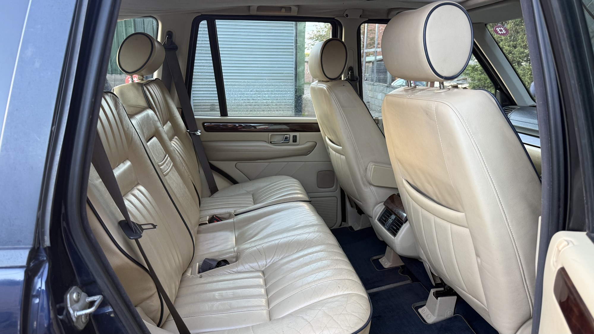 Land Rover Range Rover 4.6 V8 Vogue Station Wagon 5dr (2001) image 14