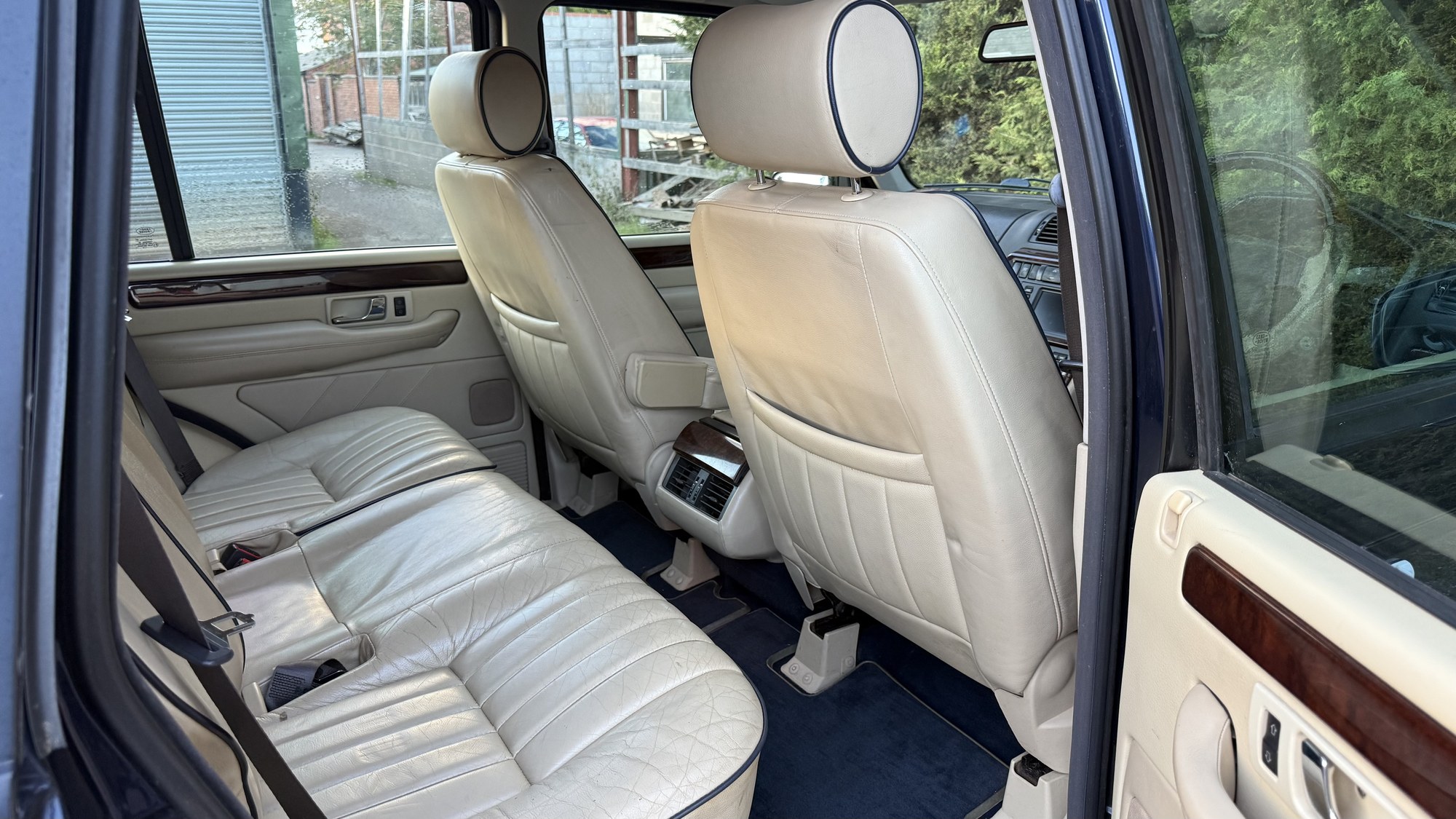Land Rover Range Rover 4.6 V8 Vogue Station Wagon 5dr (2001) image 15