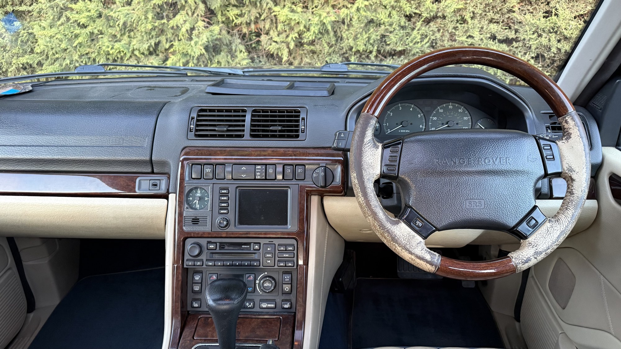 Land Rover Range Rover 4.6 V8 Vogue Station Wagon 5dr (2001) image 13