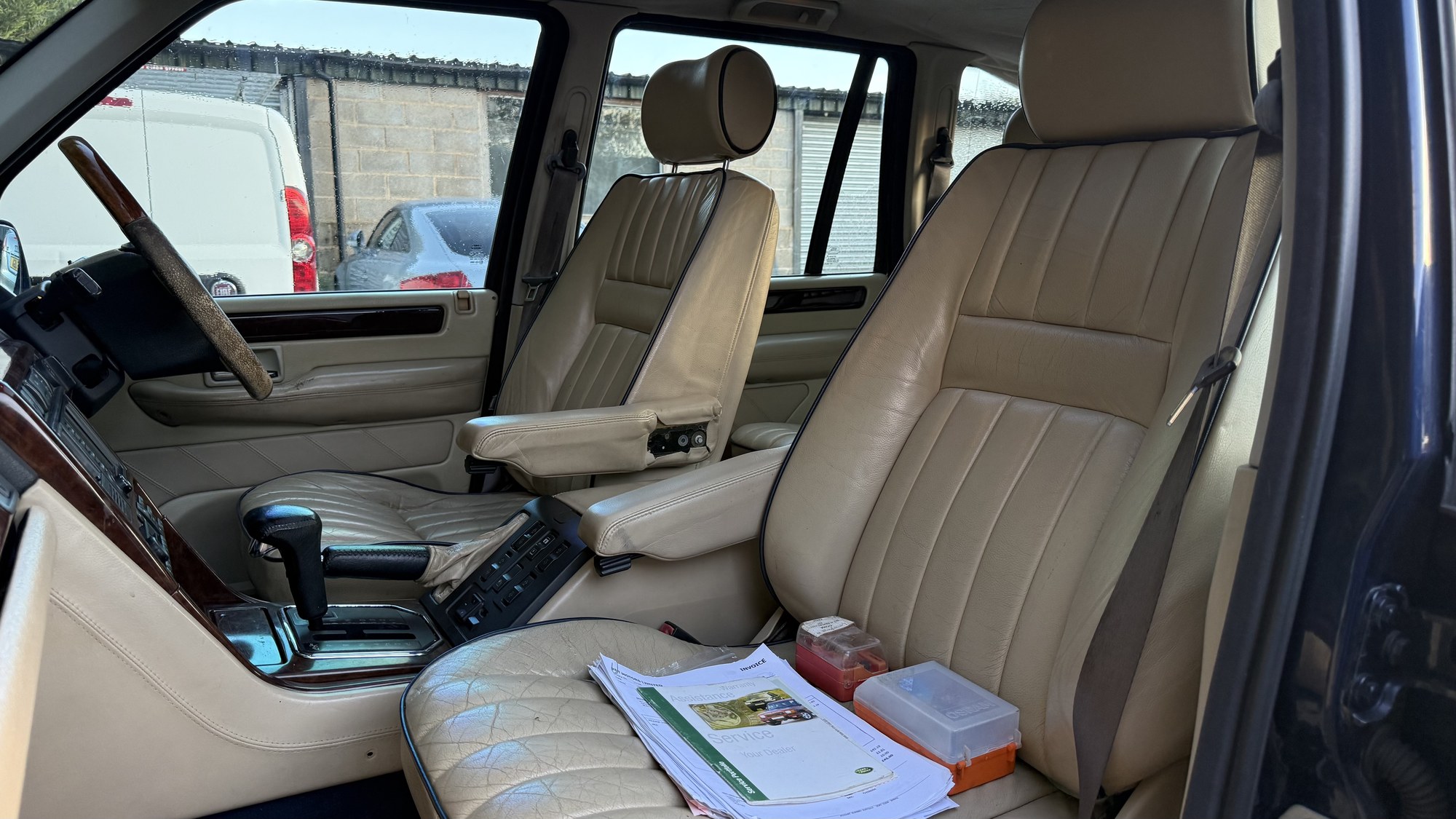 Land Rover Range Rover 4.6 V8 Vogue Station Wagon 5dr (2001) image 22