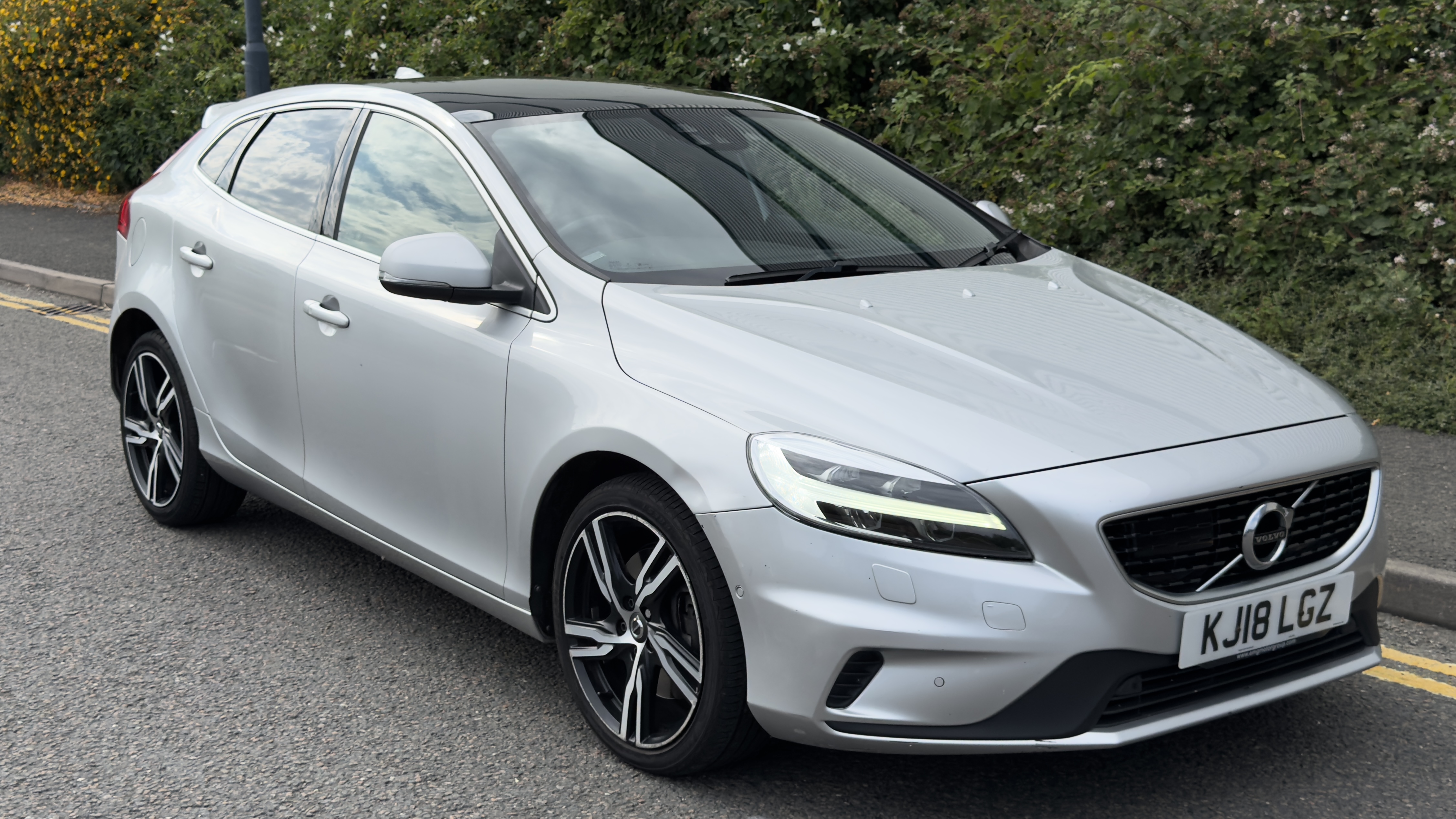 Volvo V40 2.0 D3 R-Design Pro Euro 6 (s/s) 5dr (2018)